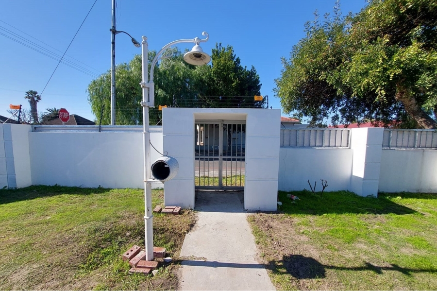 7 Bedroom Property for Sale in Parow Valley Western Cape